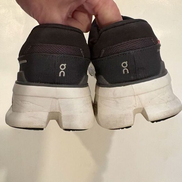 On Running Sneaker Cloudrunner Mens Size 10 Black $160.00 - Picture 5 of 7